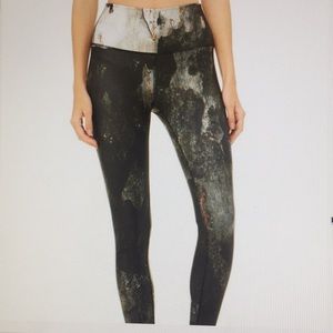 Alo capri high waist airbrush canyon yoga leggings